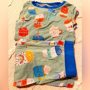 LITTLE SLEEPIES 2t coffee pajamas